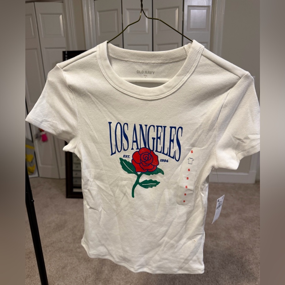 Old Navy White Tee with Los Angeles and Rose Design